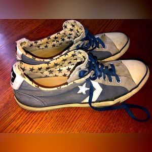 RARE Top Gun Converse Chuck Taylors; blue, white, tan with stars all over